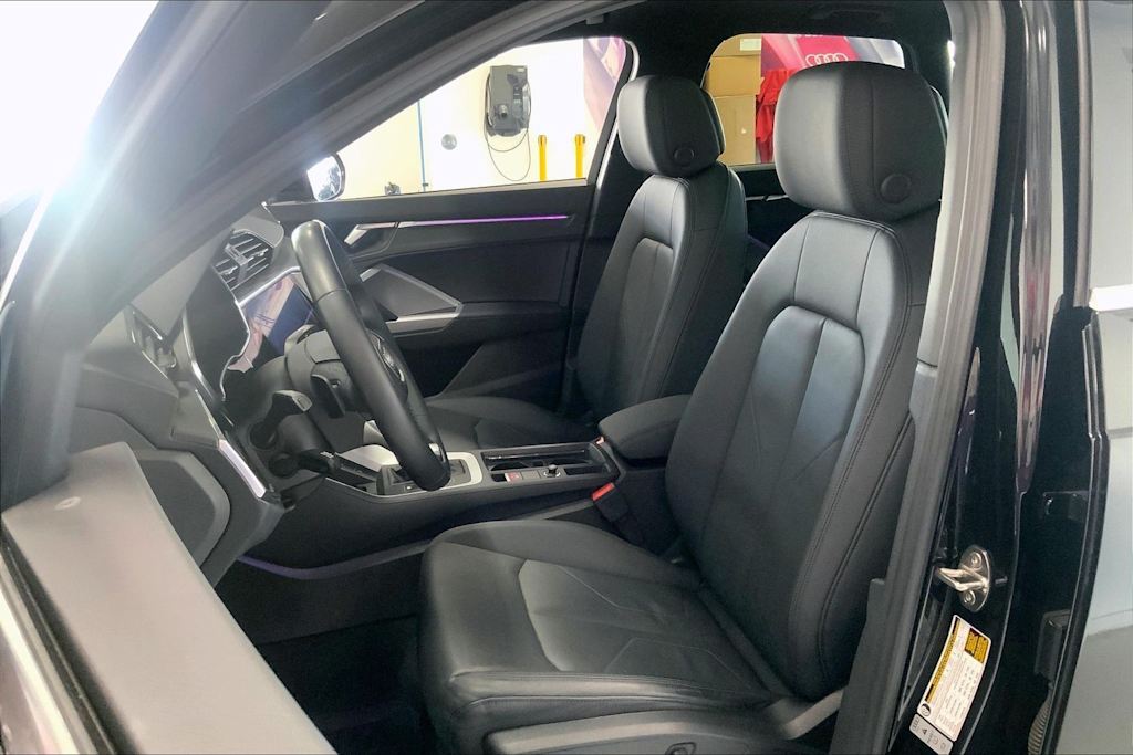 Thumbnail: 2023 Audi Q3 - 10