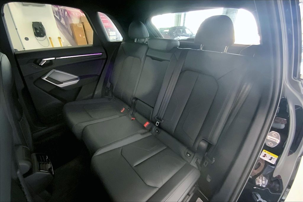 Thumbnail: 2023 Audi Q3 - 27