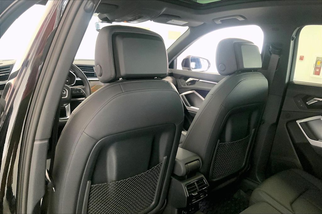 Thumbnail: 2023 Audi Q3 - 12