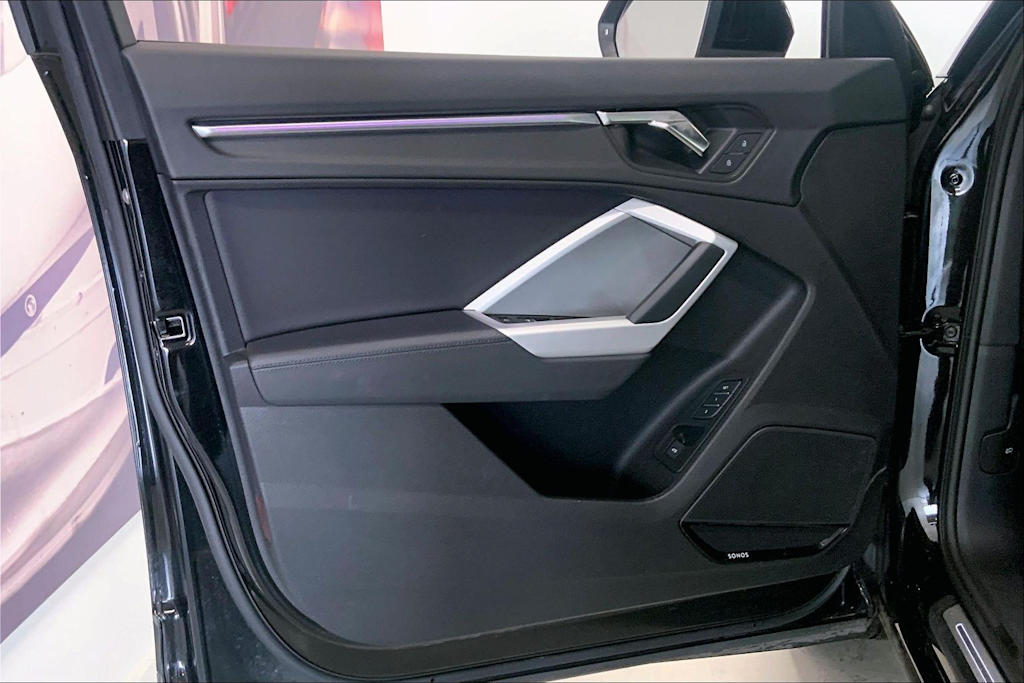 Thumbnail: 2023 Audi Q3 - 25