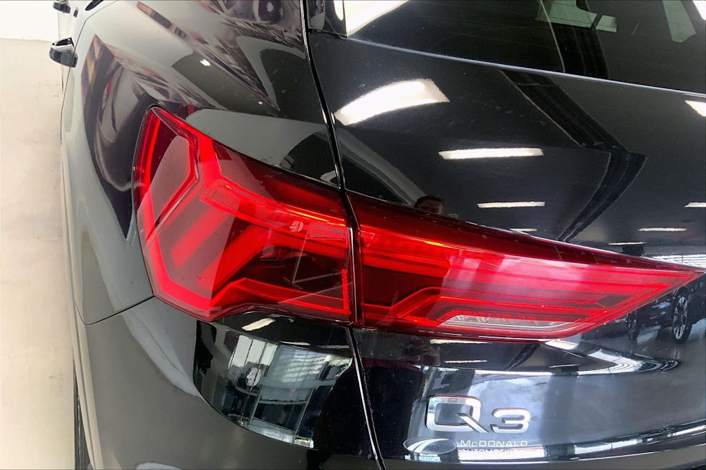 Thumbnail: 2023 Audi Q3 - 30