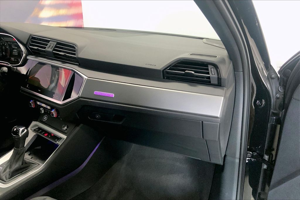 Thumbnail: 2023 Audi Q3 - 22