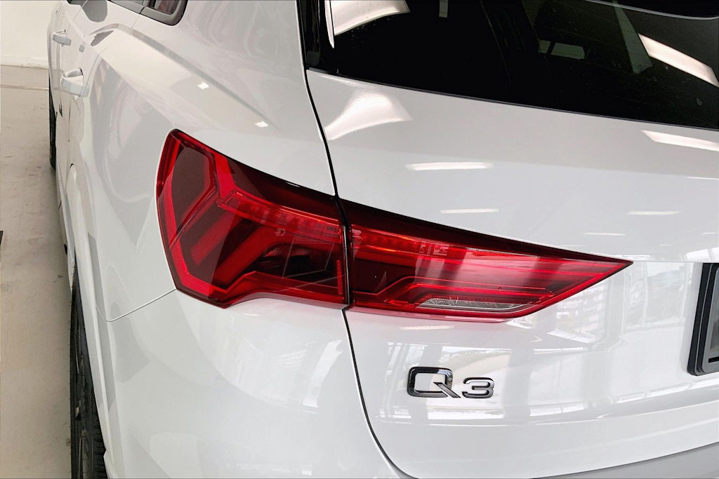 Thumbnail: 2025 Audi Q3 - 30