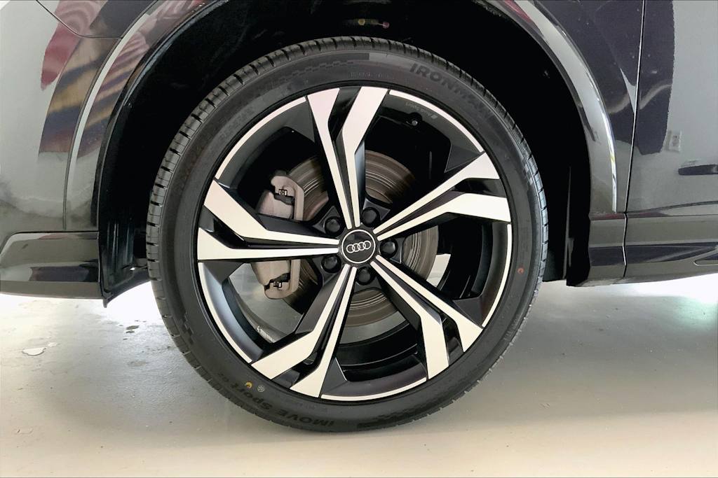Thumbnail: 2023 Audi Q3 - 8