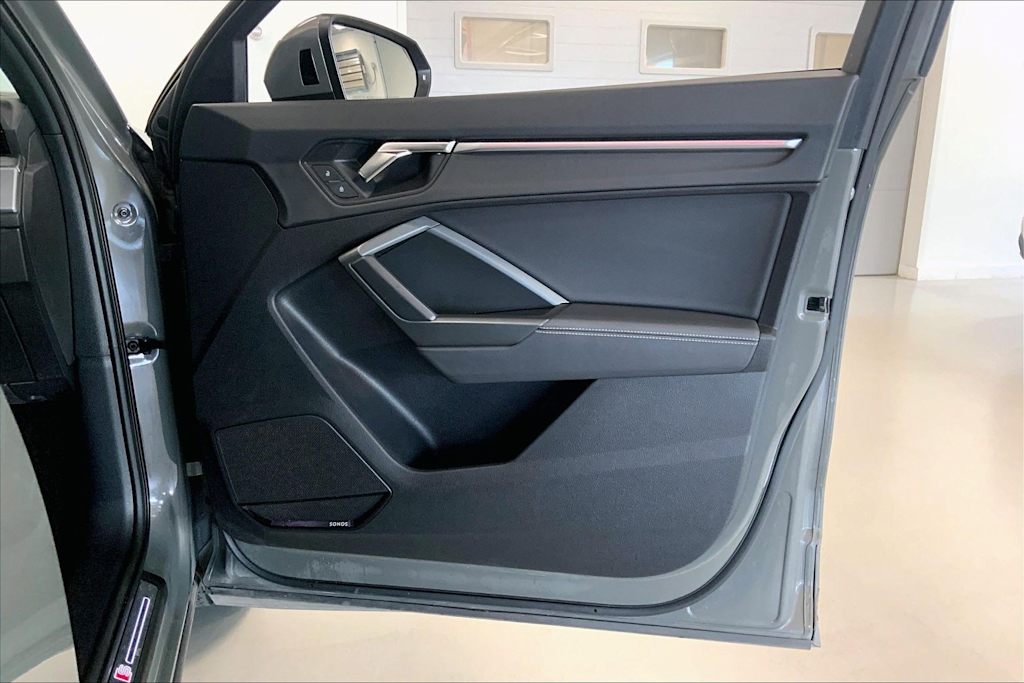 Thumbnail: 2023 Audi Q3 - 26