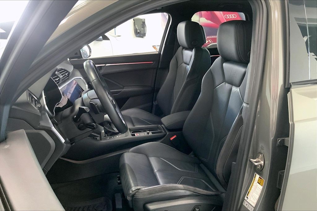 Thumbnail: 2023 Audi Q3 - 10