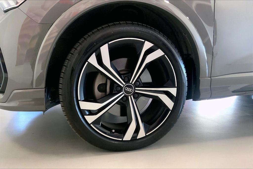 Thumbnail: 2023 Audi Q3 - 8