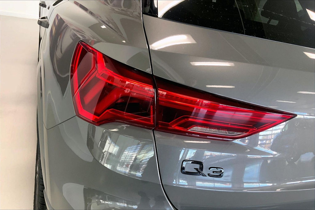 Thumbnail: 2023 Audi Q3 - 30