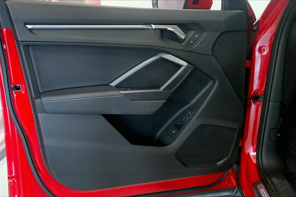 Thumbnail: 2023 Audi Q3 - 24