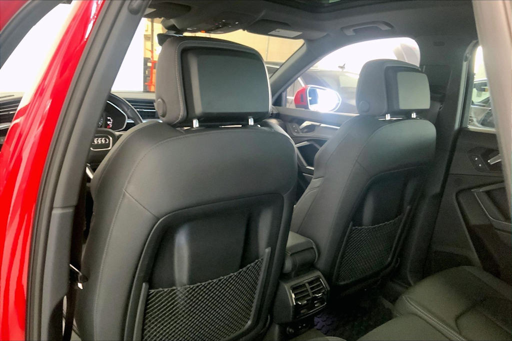 Thumbnail: 2023 Audi Q3 - 10