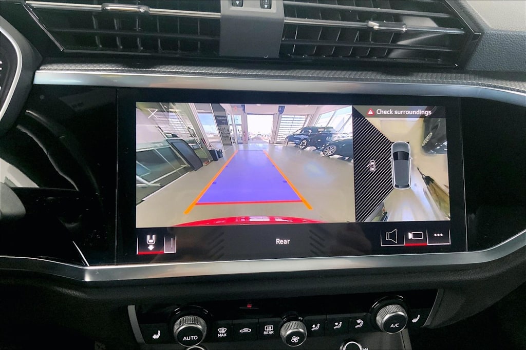 Thumbnail: 2023 Audi Q3 - 23