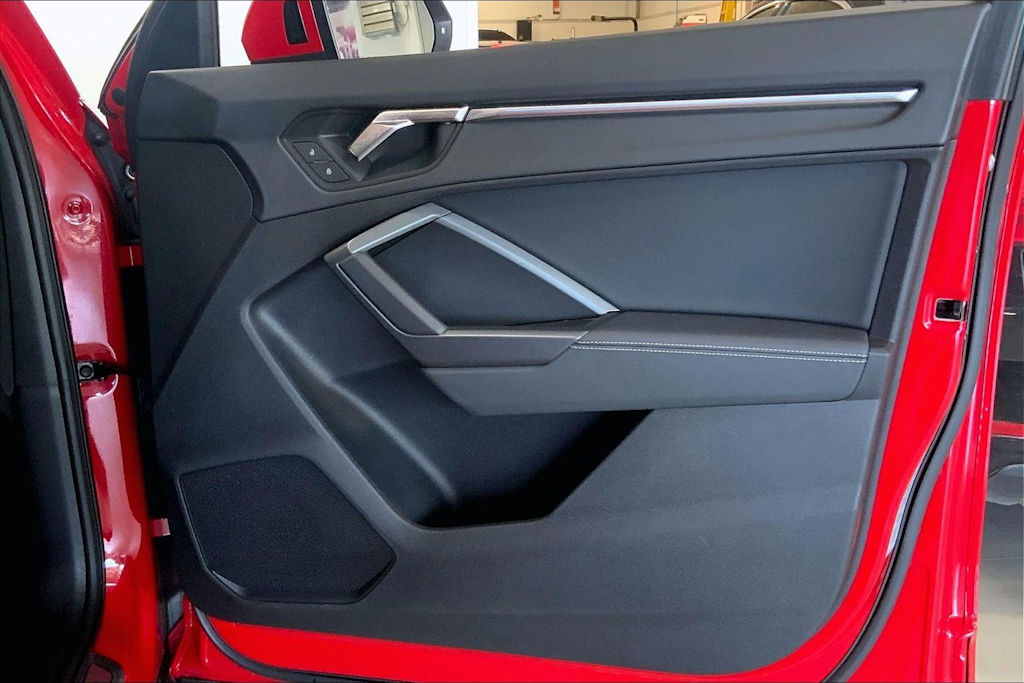 Thumbnail: 2023 Audi Q3 - 25