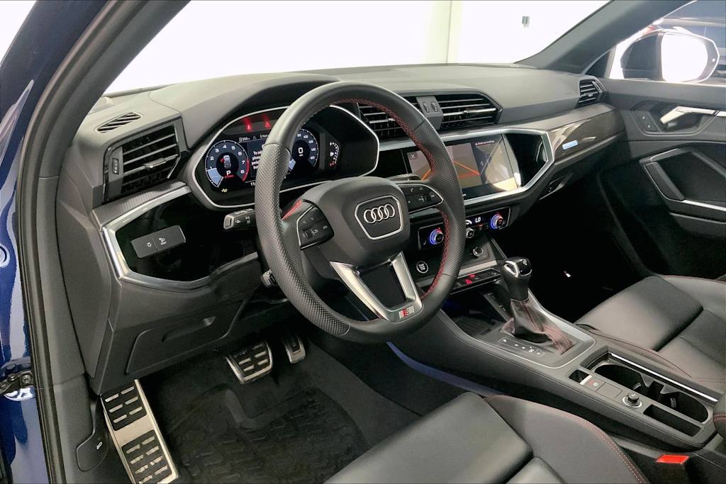 Thumbnail: 2025 Audi Q3 - 2