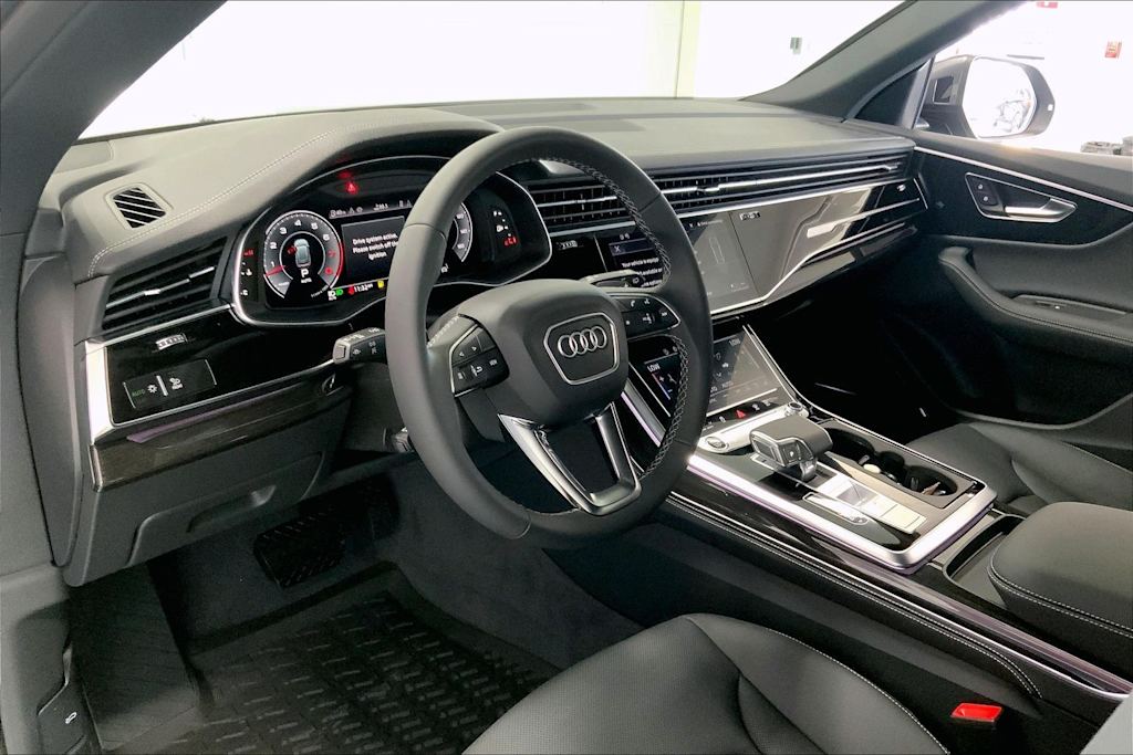 Thumbnail: 2026 Audi Q8 - 2