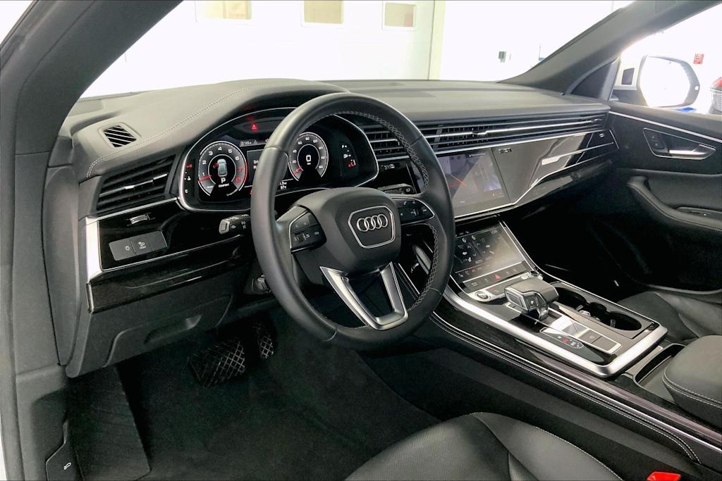 Thumbnail: 2023 Audi Q8 - 2
