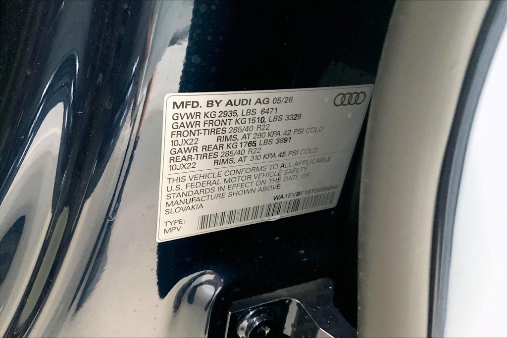 Thumbnail: 2026 Audi Q8 - 18
