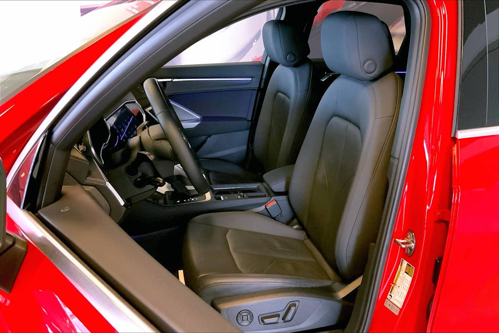 Thumbnail: 2020 Audi Q3 - 11