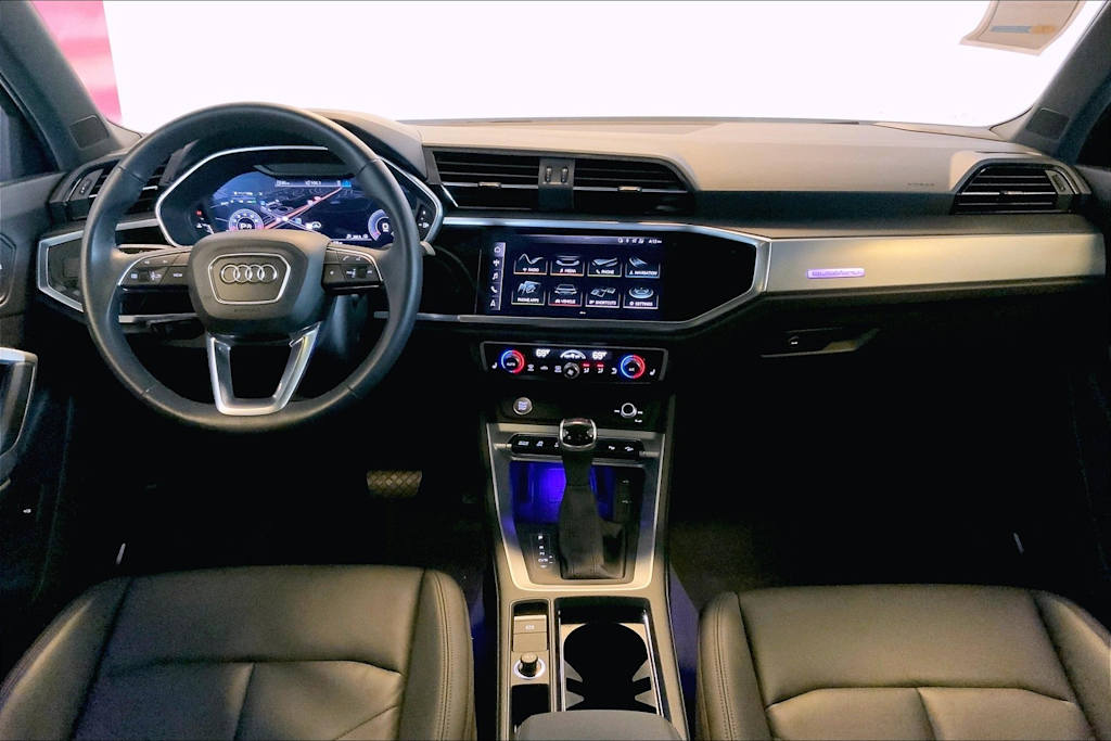 Thumbnail: 2020 Audi Q3 - 10