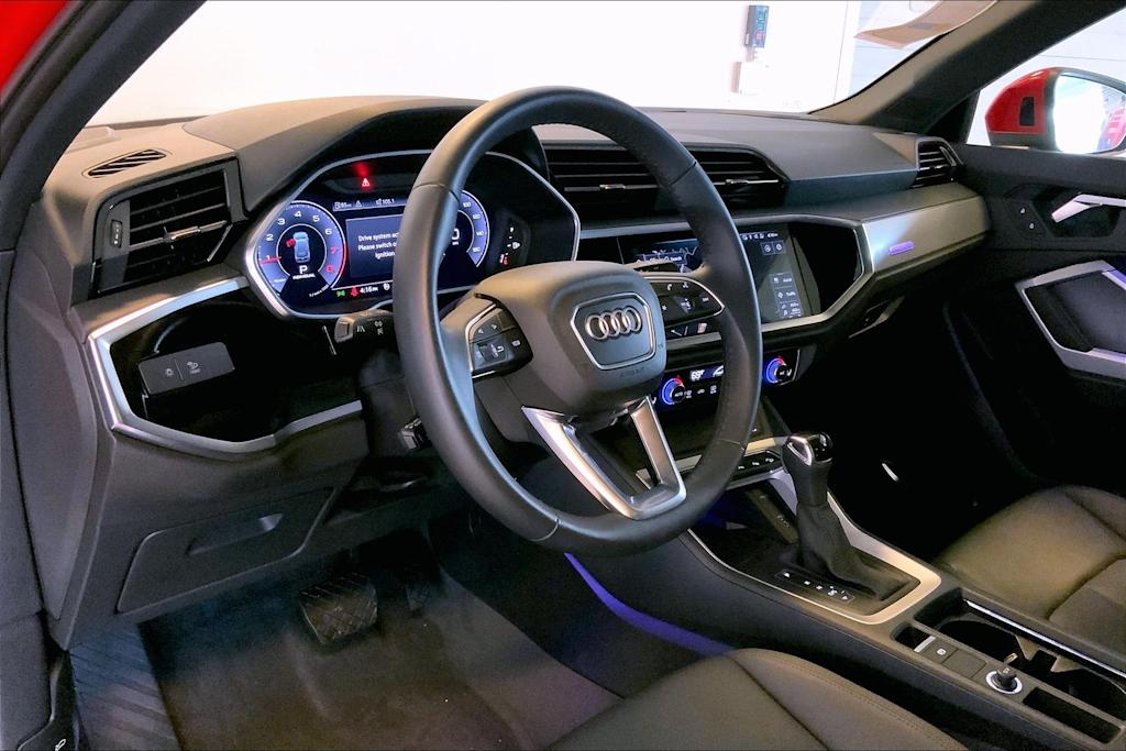 Thumbnail: 2020 Audi Q3 - 2