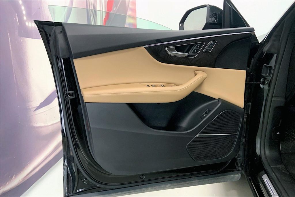 Thumbnail: 2023 Audi Q8 - 23