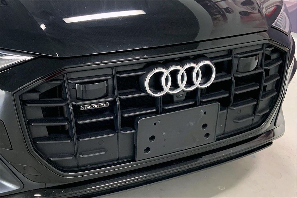 Thumbnail: 2023 Audi Q8 - 6