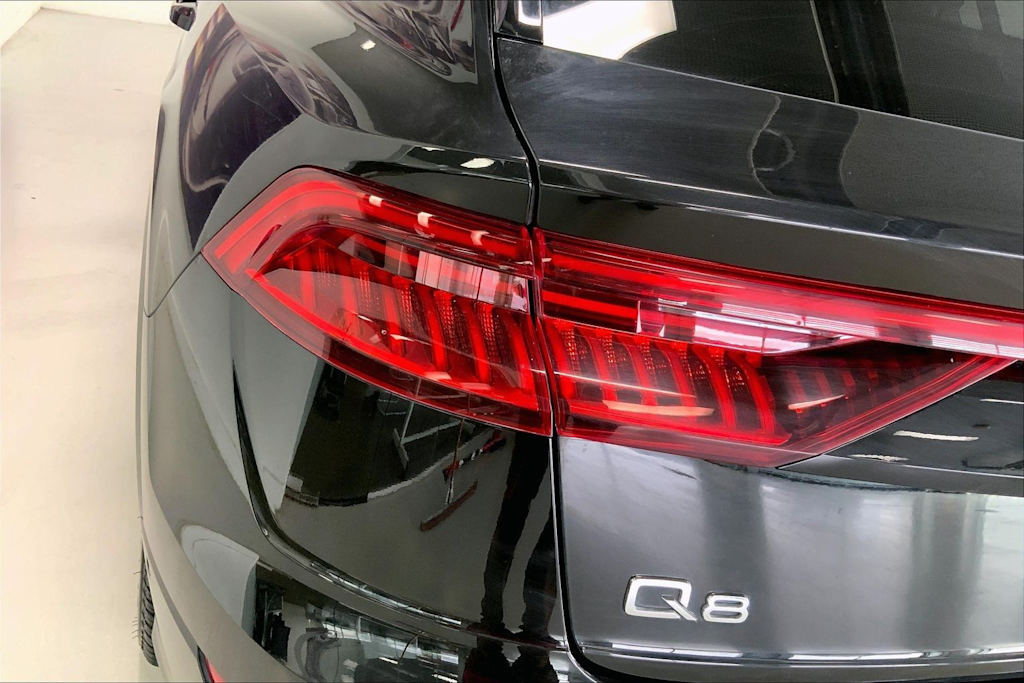 Thumbnail: 2023 Audi Q8 - 28