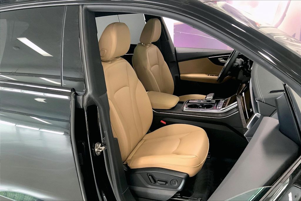 Thumbnail: 2023 Audi Q8 - 10