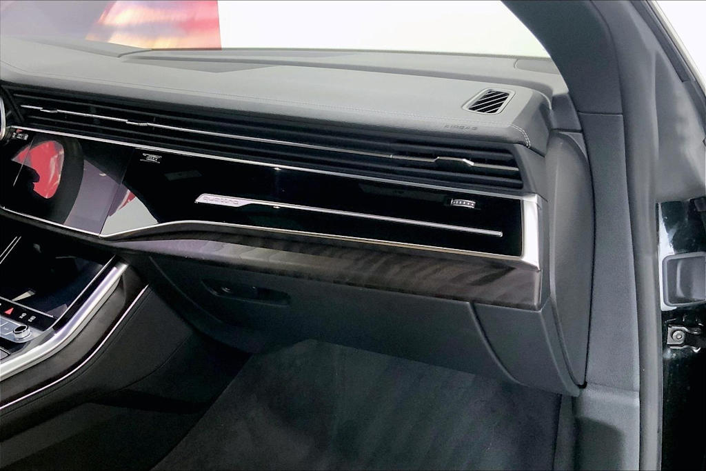 Thumbnail: 2023 Audi Q8 - 20