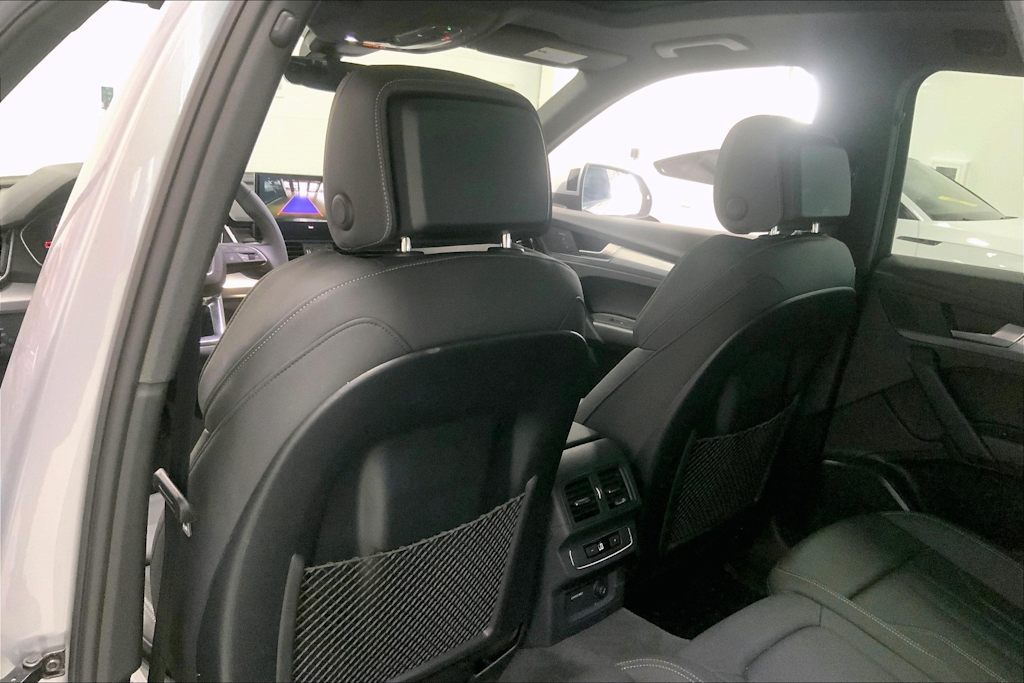 Thumbnail: 2025 Audi Q5 - 11