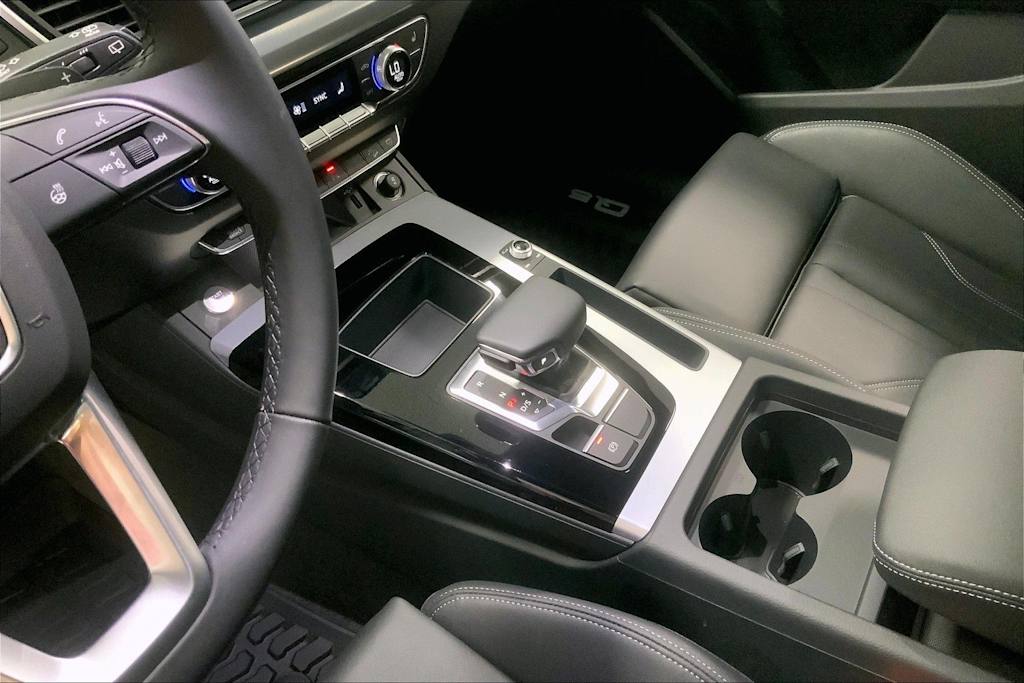 Thumbnail: 2025 Audi Q5 - 15