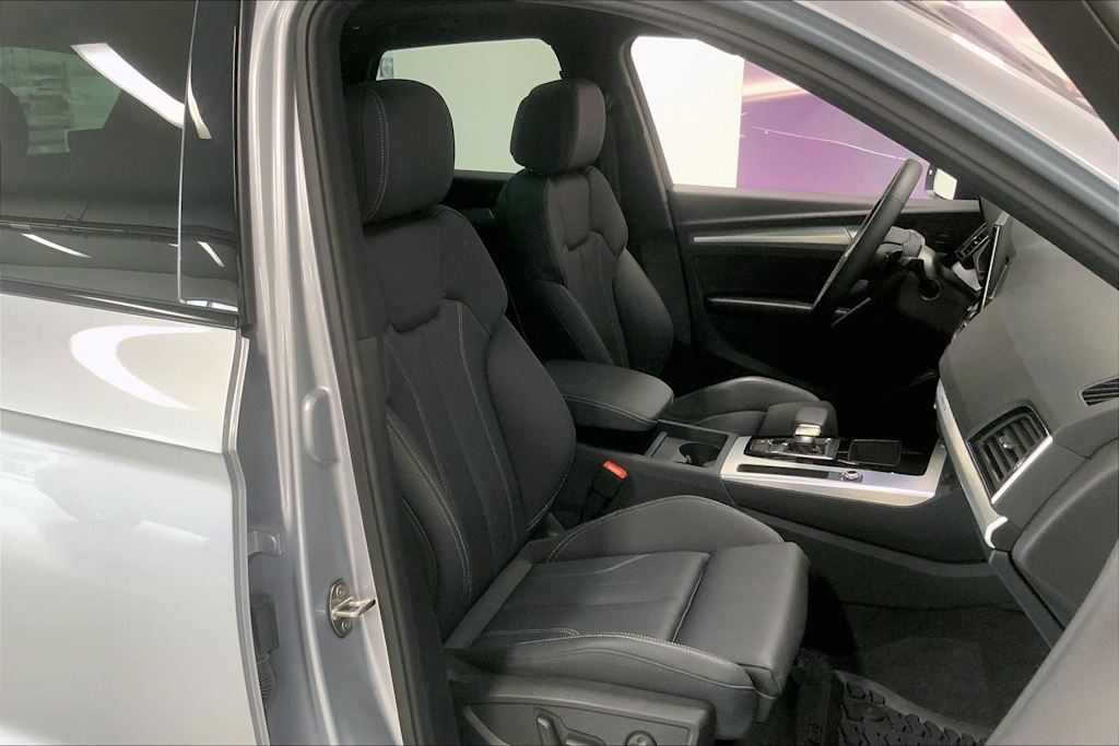 Thumbnail: 2025 Audi Q5 - 11