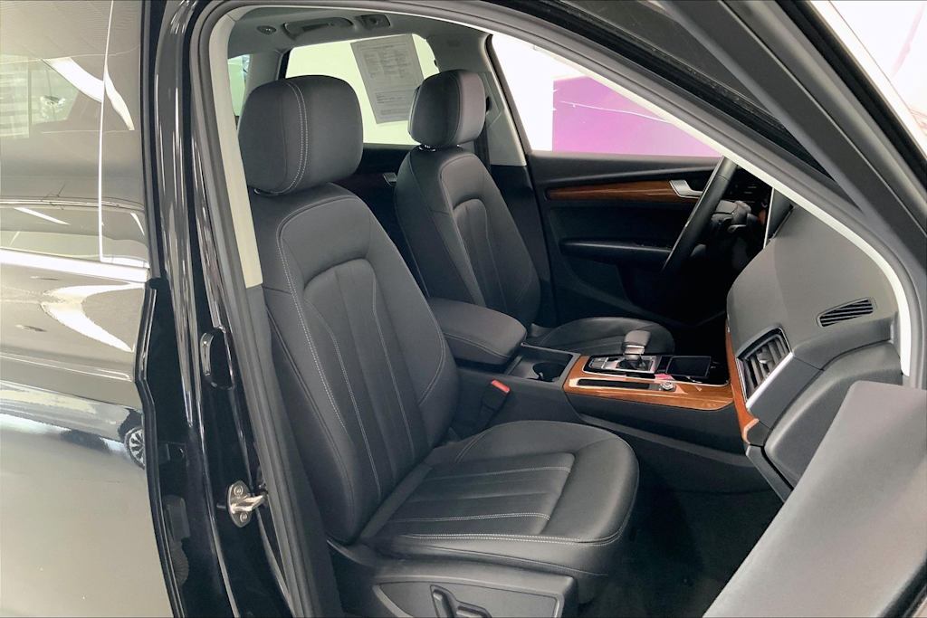 Thumbnail: 2023 Audi Q5 - 11