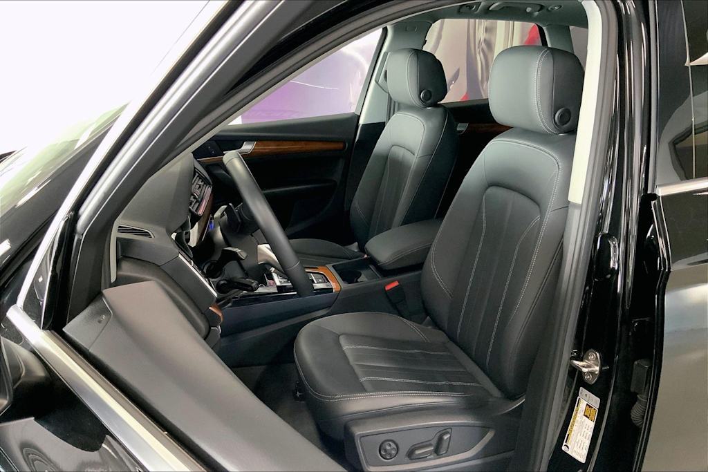 Thumbnail: 2023 Audi Q5 - 10