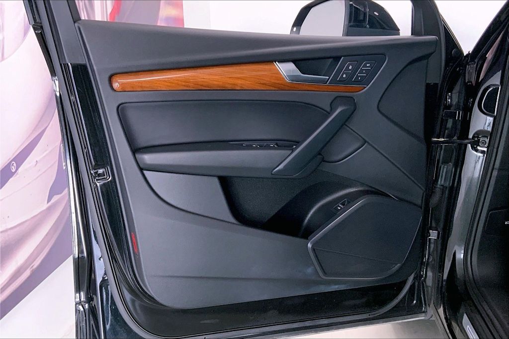 Thumbnail: 2023 Audi Q5 - 25