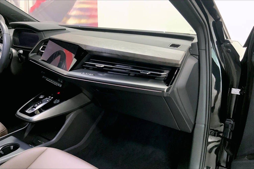 Thumbnail: 2023 Audi Q4 e-tron - 22