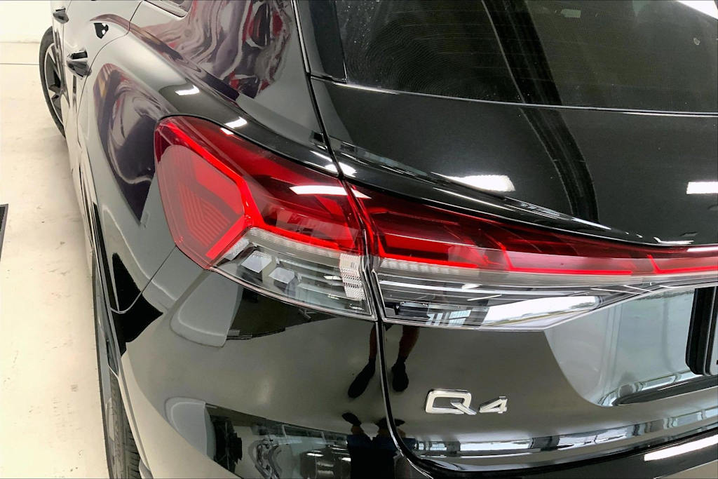 Thumbnail: 2023 Audi Q4 e-tron - 30