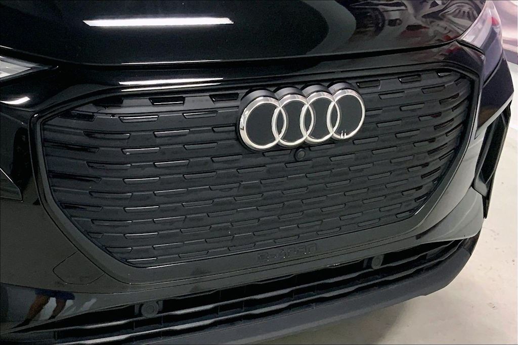Thumbnail: 2023 Audi Q4 e-tron - 7