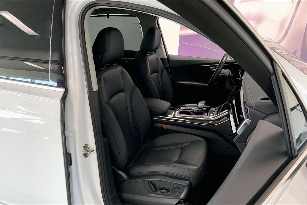 Thumbnail: 2023 Audi Q7 - 10