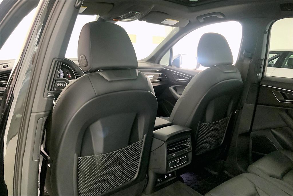 Thumbnail: 2023 Audi Q7 - 12