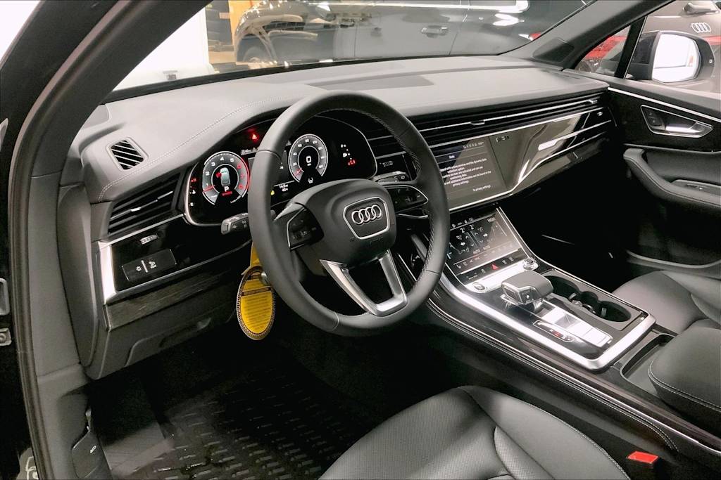 2026 Audi Q7 Premium Plus