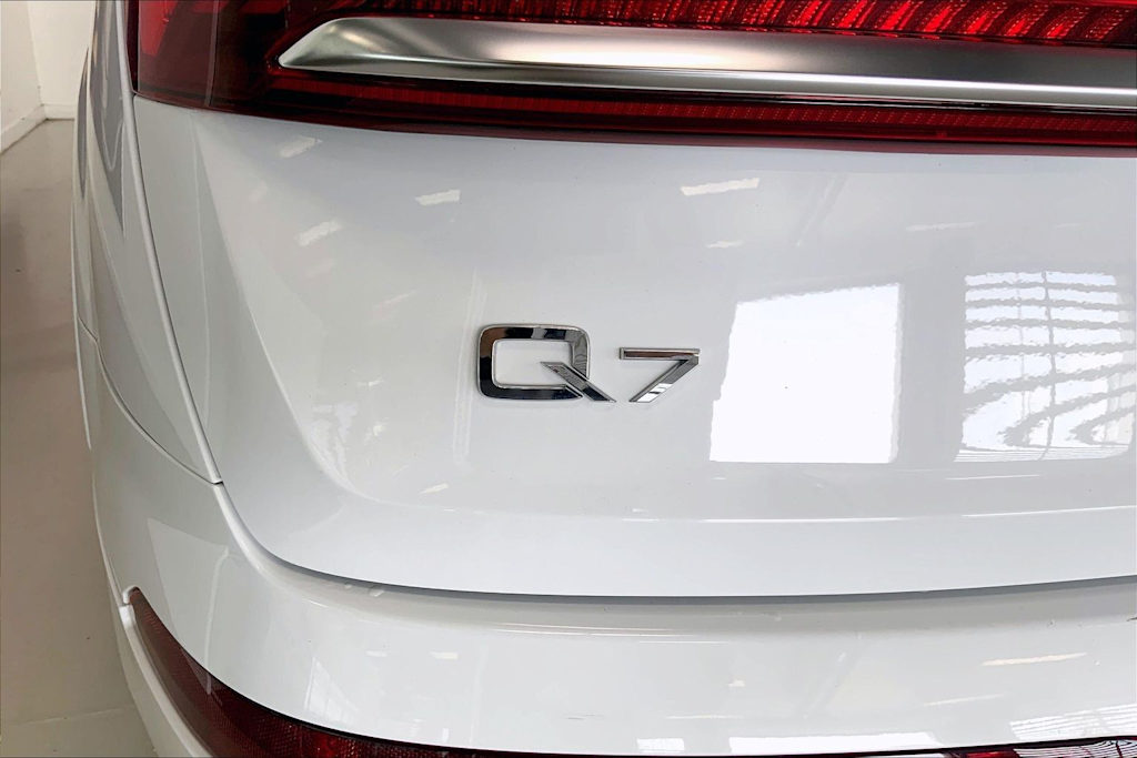 Thumbnail: 2021 Audi Q7 - 7