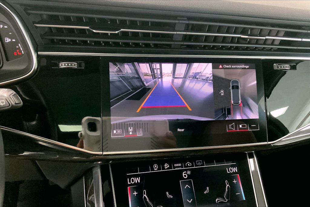 Thumbnail: 2021 Audi Q7 - 15