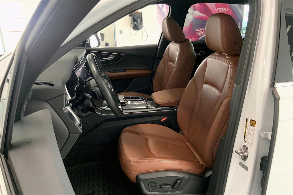 Thumbnail: 2021 Audi Q7 - 10