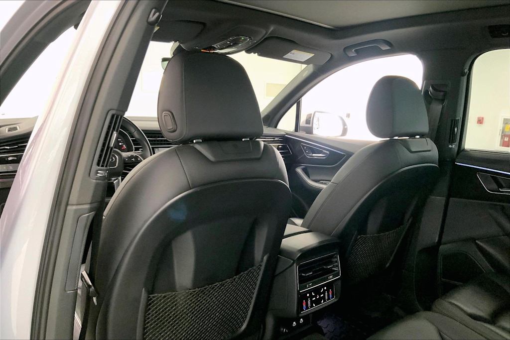 Thumbnail: 2022 Audi Q7 - 11