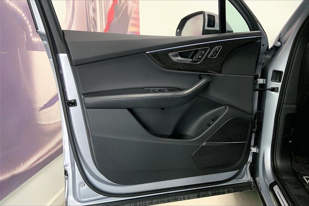 Thumbnail: 2022 Audi Q7 - 24
