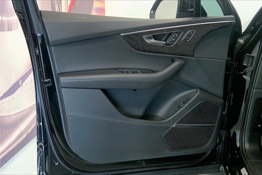 Thumbnail: 2023 Audi Q7 - 25