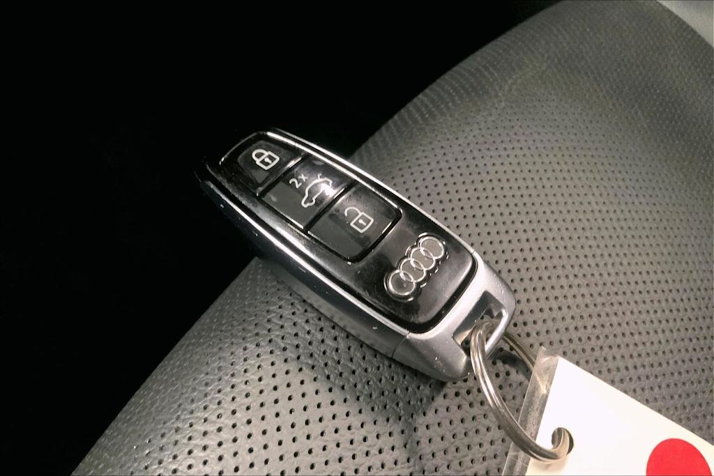 Thumbnail: 2023 Audi Q7 - 18