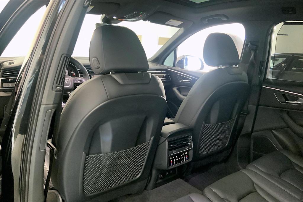 Thumbnail: 2023 Audi Q7 - 11