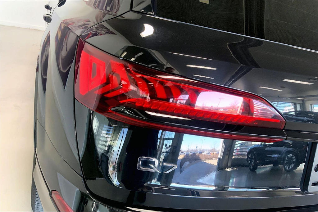 Thumbnail: 2023 Audi Q7 - 29