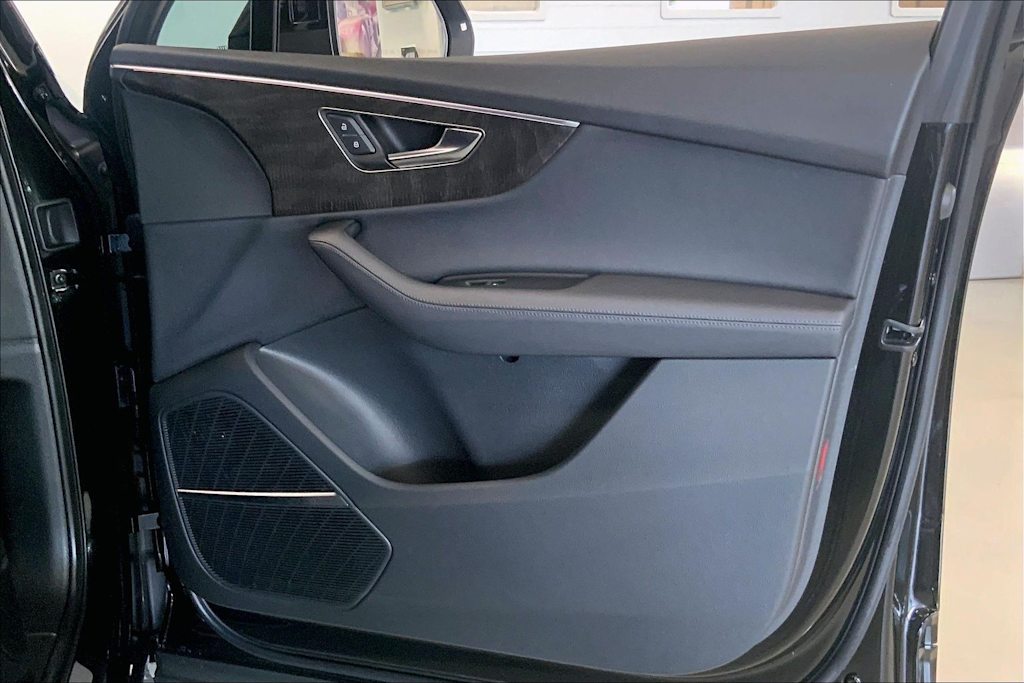 Thumbnail: 2023 Audi Q7 - 26